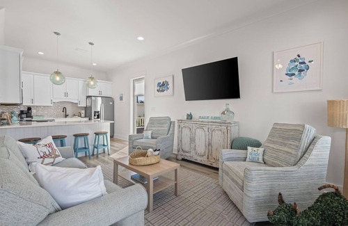 Orange Beach Cottage | Ben's Beach Bungalow: A Pet-friendly, Designer Cottage Steps from the Beach