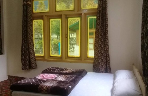 Brun Hotel | Benazir Hotel Kalash
