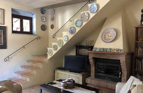 Gualdo Cattaneo Villa | Benevenuti! A Private Retreat near Todi, in Umbria’s Olive Oil & Wine Paradise