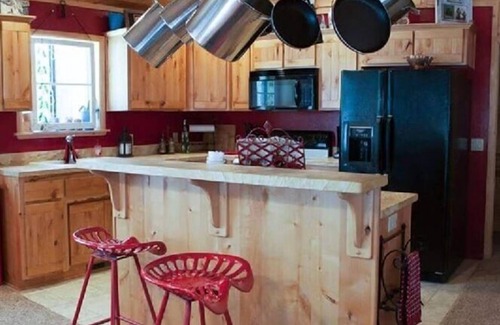Greer Cabin | Bensons Shy Acre Charming Forest Retreat