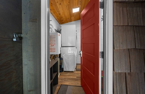 Government Camp House | Bergstrasse Getaway - Cozy A-Frame Sauna