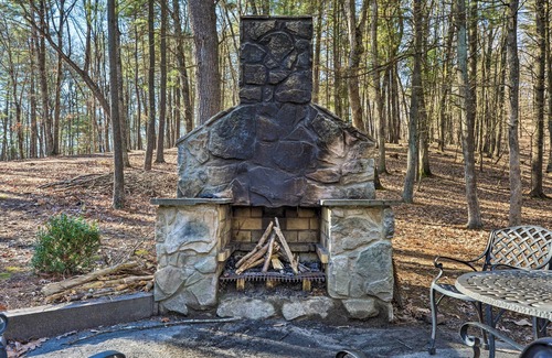 Berkeley Springs Apartment | Berkeley Springs Haven w/Sleepy Creek Access!