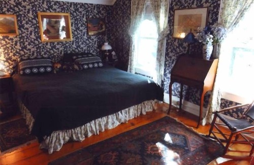 Lebanon Springs Other | Berkshires Charming 4br/2ba, Fireplaces, scr porch Now-9/7/25, OR 9/7/25-5/15/26