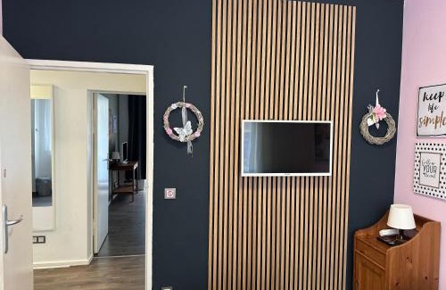 Neukoelln Apartment | BERLIN PUR - Wohnung für bis zu 12 Personen