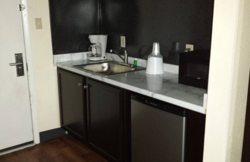 Downtown Myrtle Beach Hotel | Bermuda Sands on the Boardwalk