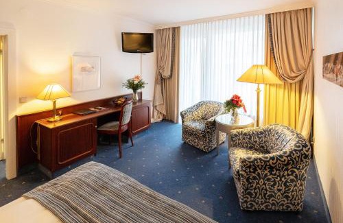 Charlottenburg-Wilmersdorf Hotel | Bernstein Hotel Villa Kastania