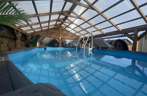 Pentney House | Bespoke Holiday Home With Private Pool And Hot Tub, Sleeps 8 Ref 34073P