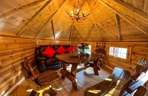 Pentney House | Bespoke Holiday Home With Private Pool And Hot Tub, Sleeps 8 Ref 34073P
