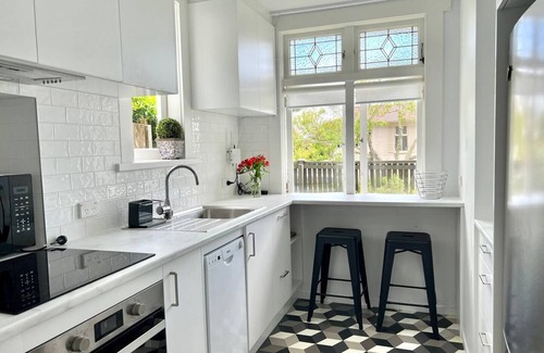 Devonport Apartment | Bespoke Stays - Holiday Beach Side Apartment