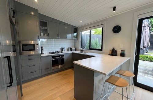 Devonport House | Bespoke Stays - Owens Road Villa