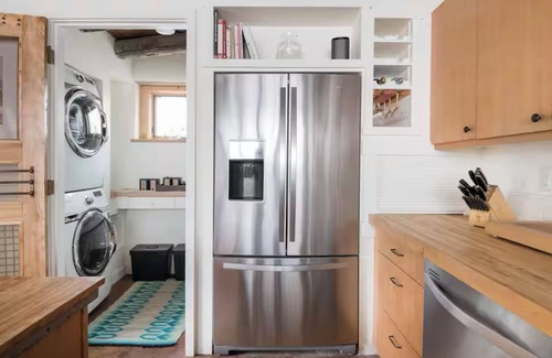 Taos Condo | Best Casa: Peaceful Apartment in Historic Hacienda with Private Hot Tub