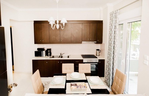 Zavlani Apartment | Best House Ellinou Stratiotou Ayia Patra