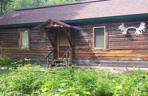 Talkeetna House | Best Location - Historic Elegance on Main Street