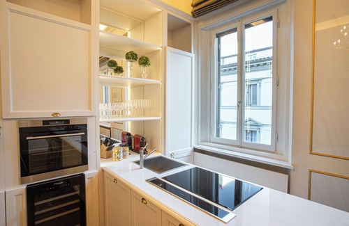 Santa Croce Apartment | Best location in Florence - Luxury Apartment. Cathedral Crystal Palace