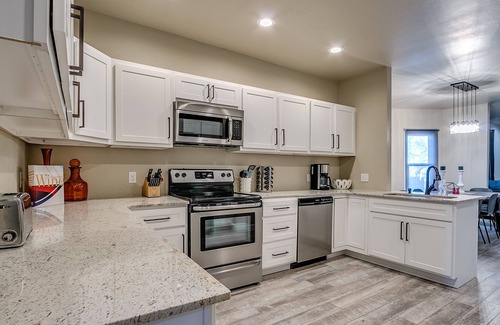 Central Oklahoma City House | *BEST LOCATION IN HEART OF OKC* Completely Renovated 4Bed/2.5Bath