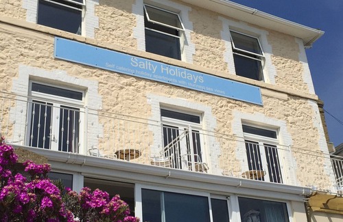 Ventnor Apartment | Best location in Ventnor, stunning sea views
