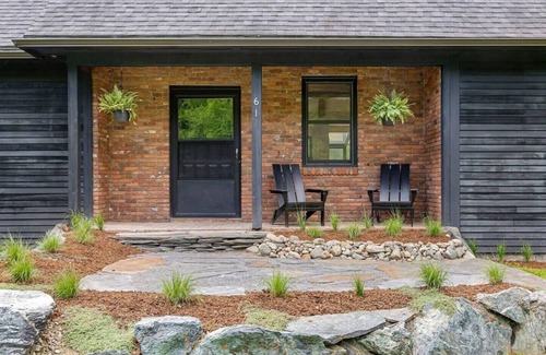Moscow House | Best Location! Mountain Retreat on 7 Acres w/Pond