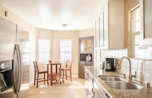 Willow Glen House | Best Location - Walk to Downtown Willow Glen - Cozy Covered Balcony