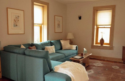 Old Town House | Best Location/Walkable Neighborhood/Gated Parking