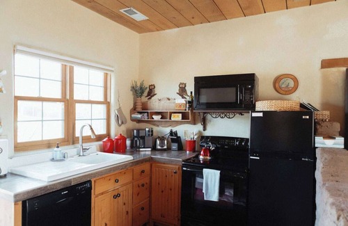 Old Town House | Best Location/Walkable Neighborhood/Gated Parking