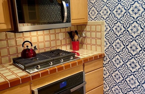 Northeast Santa Fe House | Best of Both Worlds: Quiet Oasis near Santa Fe Plaza