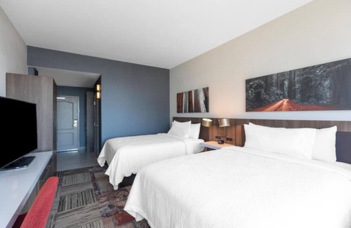 Emeryville Hotel | Best Place to Unwind! Pet-Friendly Property, Parking, Near Berkeley Art Museum