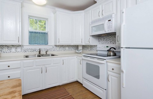 Santa Rosa Beach House | Best Prices on 30A-Cute Cottage-Blue Mtn Beach- 500 YDs to Beach-near Creamery!