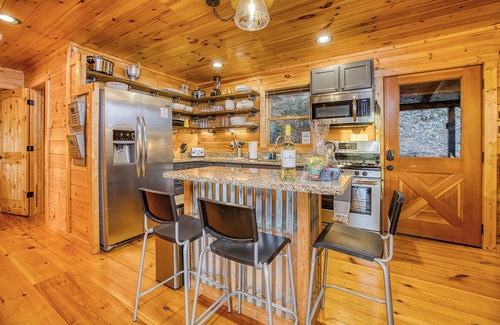 Cherry Log Cabin | Best Sunset Views in Blue Ridge w/Paved Roads and Brand NEW Deck Addition!