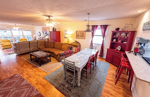 Cape San Blas House | Best value on the Cape! Located End of Boardwalk to Beach! Kayaks.