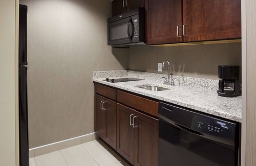 Kutzky Park House | Best Value, Quality Stay! 3 King Bed Deluxe Units, Indoor Pool!