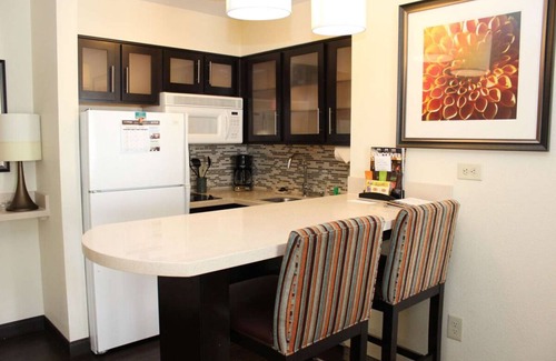 Vancouver Resort | Best Value, Quality Stay! Near Raymond E. Shaffer Park, Free Breakfast, Pool!