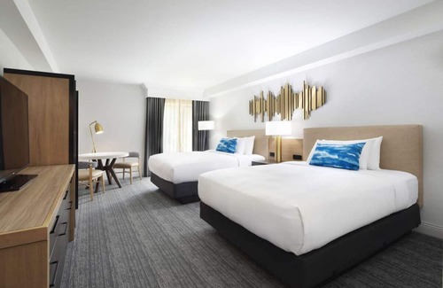 Milpitas Hotel | Best Value, Quality Stay! with Outdoor Pool, Close to Pinewood Park!