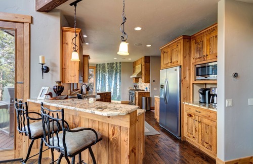 Baldy Mountain House | Best views in Breck! 5bed/6bth/shuttle/close to hiking trails & downtown