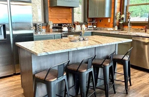 Sevierville House | Best Views, pool, hottub, theater,arcade, games,sleeps16