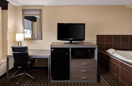 Chillicothe Hotel | Best Western Adena Inn