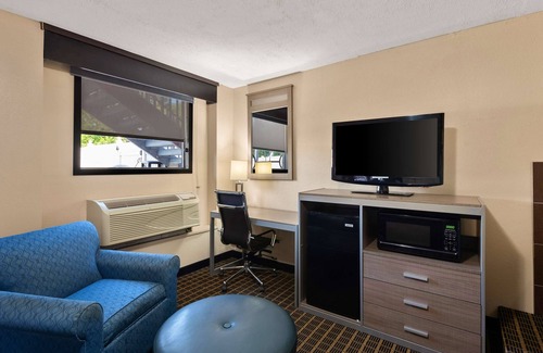 Chillicothe Hotel | Best Western Adena Inn