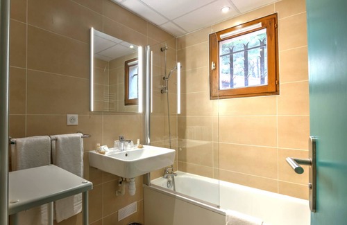 Salon-de-Provence Hotel | Best Western Domaine de Roquerousse