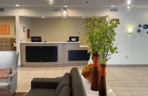 Erie Hotel | Best Western Erie Inn & Suites