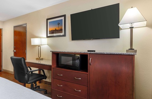 Central Colorado Springs Hotel | Best Western Executive Inn & Suites