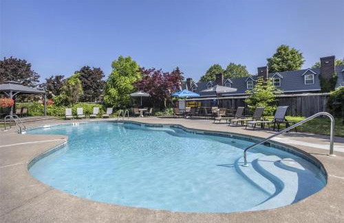 Kingston Hotel | Best Western Fireside Inn