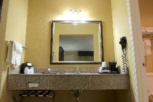 Jeffersonville - Clarksville Hotel | Best Western Green Tree Inn