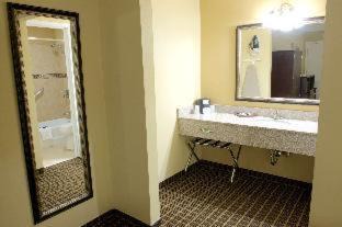 Jeffersonville - Clarksville Hotel | Best Western Green Tree Inn