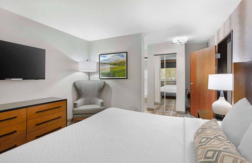 Coalville Hotel | BEST WESTERN Holiday Hills