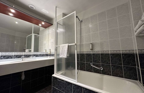 Figeac Hotel | Best Western Hotel Le Pont D'Or