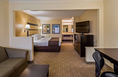 Byron Hotel | Best Western Inn & Suites