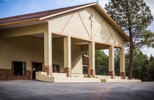 Ruidoso Downs Hotel | Best Western Pine Springs Inn