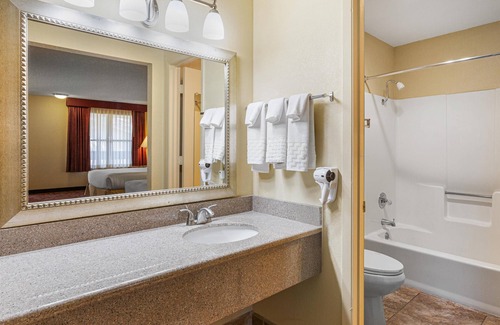 Ruidoso Downs Hotel | Best Western Pine Springs Inn
