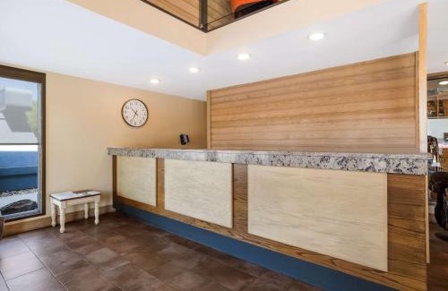 Pinnacles Entrance Badlands Hotel | Best Western Plains Motel