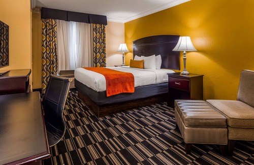 South Oklahoma City Hotel | Best Western Plus Barsana Hotel & Suites