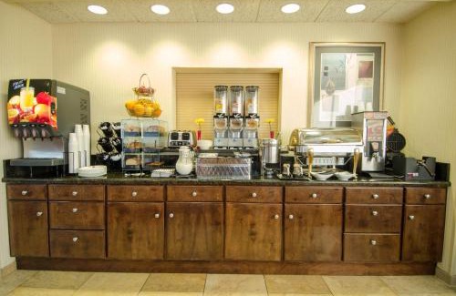 Bentonville Hotel | Best Western Plus Castlerock Inn & Suites